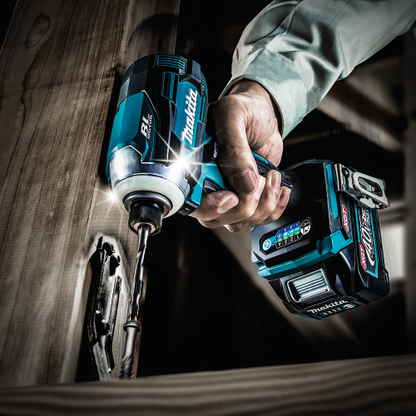 40V max XGT® Brushless Cordless 2‑Pc. Combo Kit (2.5Ah)