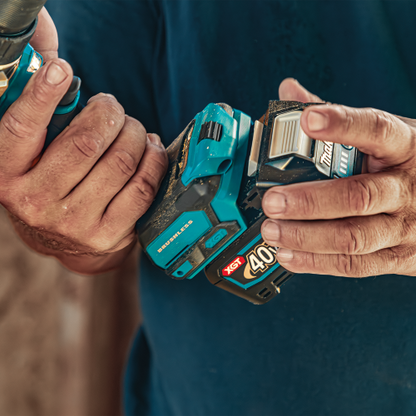 40V max XGT® Brushless Cordless 2‑Pc. Combo Kit (2.5Ah)