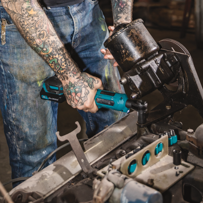12V max CXT® Lithium‑Ion Cordless 3/8" / 1/4" Sq. Drive Ratchet Kit (2.0Ah)